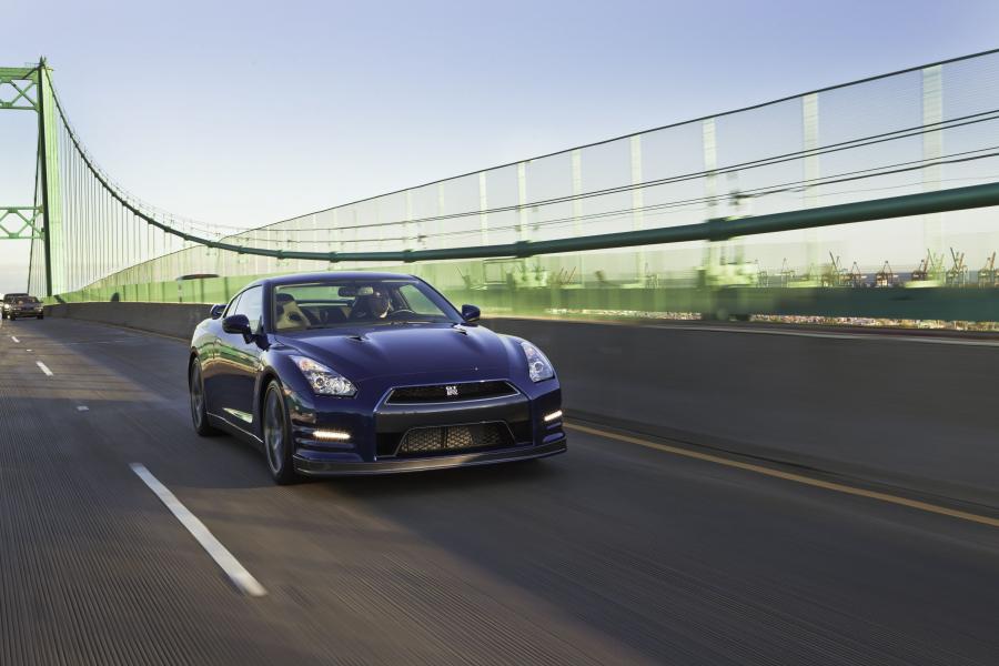  Nissan GT-R 2012 года  (US) (фото 44 из 74)